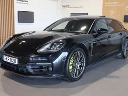 Svartmetallic Begagnad 2023 Porsche Panamera 4 Platinum Edition Sedan | 969 900 kr (Marknadspris)