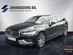 Svart Begagnad 2022 Volvo V60 Inscription Kombi | 289 900 kr (Marknadspris)