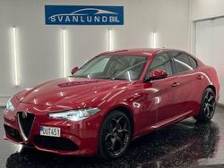 Röd Begagnad 2018 Alfa Romeo Giulia Veloce Sedan | 269 800 kr (Marknadspris)