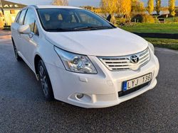 Vit Begagnad 2011 Toyota Avensis Kombi | 48 900 kr (Lite dyr)