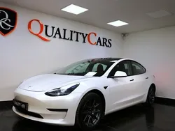 Vit Begagnad 2021 Tesla Model 3 Long Range Sedan | 269 000 kr (Bra pris)