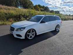 Vit Begagnad 2016 Mercedes E220 AMG Kombi | 150 000 kr