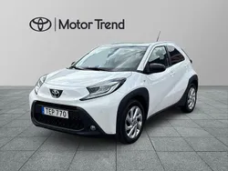 Vit Begagnad 2022 Toyota Aygo X-play Halvkombi | 159 900 kr (Marknadspris)