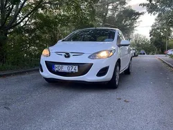 Vit Begagnad 2011 Mazda 2 Halvkombi | 65 000 kr (Marknadspris)