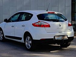 Vit Begagnad 2010 Renault Mégane III Halvkombi | 38 900 kr (Lite dyr)
