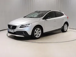 Silver Begagnad 2018 Volvo V40 CC Kombi | 184 900 kr (Marknadspris)