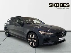 Mörkblå (blå) Begagnad 2025 Volvo V60 Plus Kombi | 544 900 kr (Dyr)