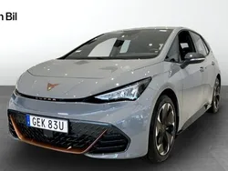 Ljusgrå (vapor grey) Begagnad 2024 Cupra Born e-Boost Halvkombi | 329 900 kr (Marknadspris)