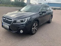 Mörkgrå (grå) Begagnad 2018 Subaru Outback SUV | 289 900 kr (Marknadspris)