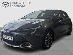 Mörkgrå Begagnad 2024 Toyota Corolla Hybrid Style Halvkombi | 279 900 kr (Marknadspris)