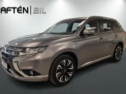 Grå Begagnad 2017 Mitsubishi Outlander P-HEV SUV | 187 900 kr (Marknadspris)