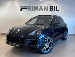 Mörkblå Begagnad 2022 Porsche Cayenne SUV | 879 900 kr (Marknadspris)