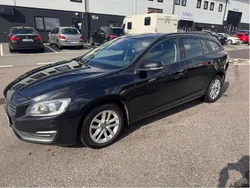 Svart Begagnad 2014 Volvo V60 Kombi | 109 990 kr (Marknadspris)