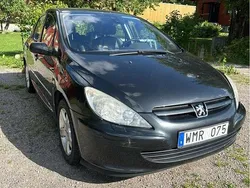 Svart Begagnad 2005 Peugeot 307 Halvkombi | 20 000 kr (Marknadspris)