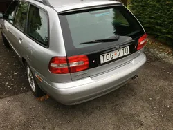 Grå Begagnad 2002 Volvo V40 Kombi | 17 000 kr (Marknadspris)