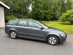 Grå Begagnad 2010 Volvo V50 Kombi | 50 000 kr (Marknadspris)
