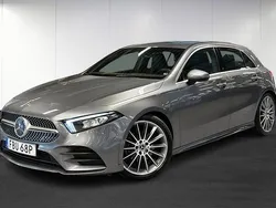 Mörkgrå (grey) Begagnad 2019 Mercedes A200 AMG line Halvkombi | 259 900 kr (Marknadspris)