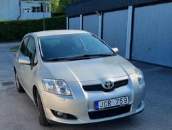 Silver Begagnad 2008 Toyota Auris Halvkombi | 45 000 kr (Marknadspris)