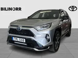 Grå Begagnad 2021 Toyota RAV4 Hybrid Premium SUV | 399 900 kr (Marknadspris)