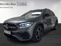 Mörkgrå (grå) Begagnad 2022 Mercedes GLA200 Premium SUV | 394 900 kr (Marknadspris)