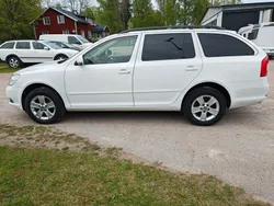 Vit Begagnad 2012 Skoda Octavia Ambiente Kombi | 63 800 kr (Lite dyr)