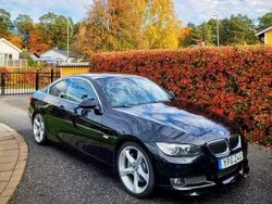 Svart Begagnad 2007 BMW 335 Sportkupé | 130 000 kr (Lite dyr)