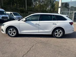 Vit Begagnad 2021 Skoda Octavia G-TEC Kombi | 111 100 kr