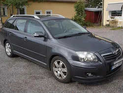 Grå Begagnad 2006 Toyota Avensis Kombi | 59 900 kr (Dyr)