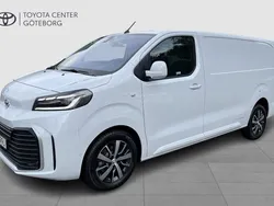 Vit Ny 2024 Toyota Proace Van | 479 900 kr (Marknadspris)