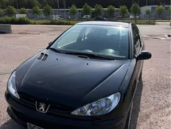 Svart Begagnad 2001 Peugeot 206 Halvkombi | 16 000 kr (Lite dyr)