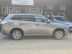 Grå Begagnad 2014 Mitsubishi Outlander SUV | 129 900 kr