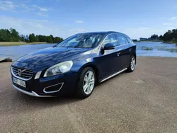 Blå Begagnad 2013 Volvo V60 Momentum Kombi | 89 000 kr (Bra pris)