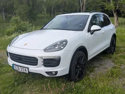 Vit Begagnad 2015 Porsche Cayenne S SUV | 435 000 kr