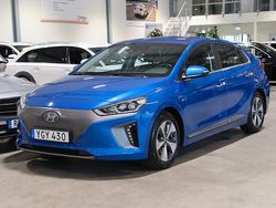 Mörkblå Begagnad 2017 Hyundai Ioniq Premium Sedan | 129 900 kr (Marknadspris)