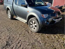 Grå Begagnad 2007 Mitsubishi L200 Pickup | 89 000 kr (Marknadspris)