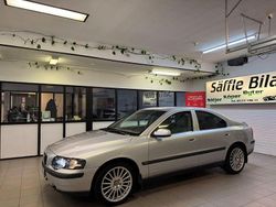 Ljusgrå Begagnad 2002 Volvo S60 Sedan | 69 900 kr (Dyr)