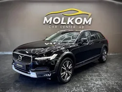 Svart Begagnad 2018 Volvo V90 CC Momentum Kombi | 219 900 kr (Marknadspris)
