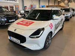 Vit Ny 2024 Suzuki Swift Halvkombi | 254 900 kr (Marknadspris)
