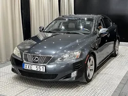 Mörkgrå Begagnad 2005 Lexus IS220d Sedan | 69 900 kr