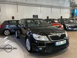 Svart Begagnad 2010 Skoda Octavia RS Halvkombi | 84 900 kr (Marknadspris)