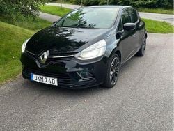 Svart Begagnad 2019 Renault Clio IV Intens Halvkombi | 89 000 kr (Marknadspris)