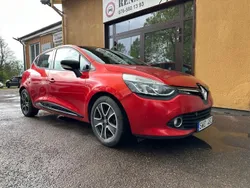 Röd Begagnad 2013 Renault Clio IV Halvkombi | 79 900 kr (Marknadspris)