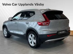 Silver Begagnad 2023 Volvo XC40 Core SUV | 344 900 kr (Marknadspris)