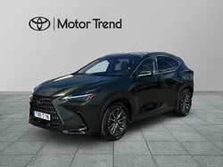 Grön Begagnad 2024 Lexus NX450h+ Business Edition SUV | 559 900 kr (Marknadspris)