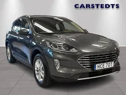 Grå Begagnad 2022 Ford Kuga Titanium SUV | 299 900 kr (Dyr)