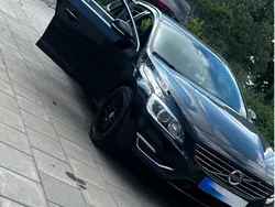 Svart Begagnad 2018 Volvo V60 Momentum Kombi | 199 900 kr (Superpris)