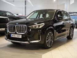 Svart Begagnad 2023 BMW iX1 xLine SUV | 489 800 kr (Marknadspris)