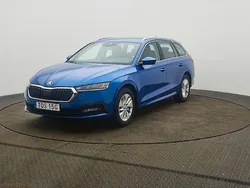Blå Begagnad 2023 Skoda Octavia Ambition Kombi | 239 900 kr (Bra pris)