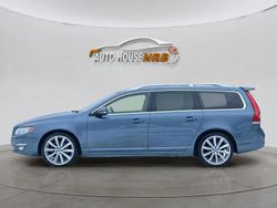 Blå Begagnad 2014 Volvo V70 Summum Kombi | 124 500 kr (Marknadspris)