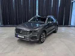 Grå Begagnad 2020 VW Touareg SUV | 509 900 kr (Superpris)